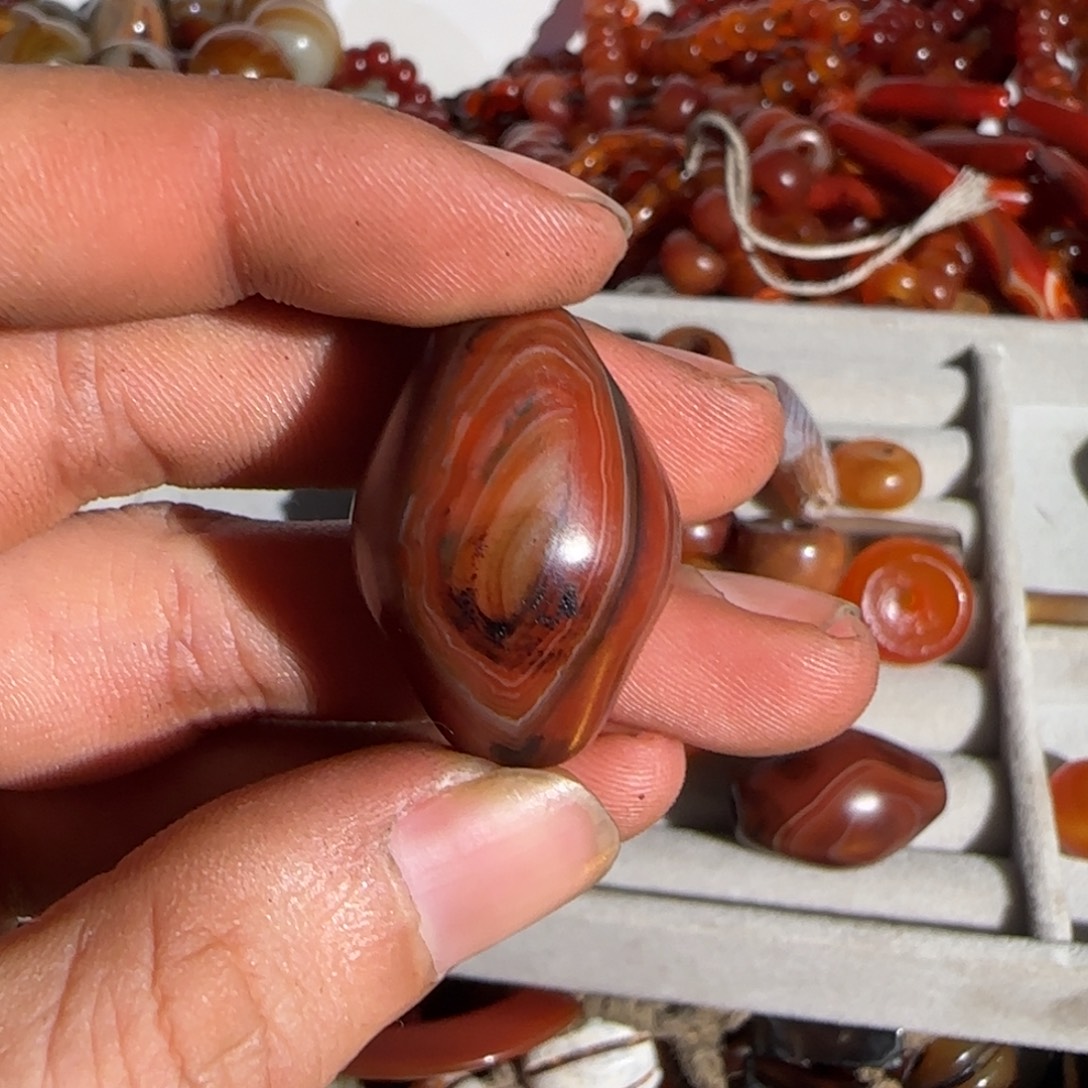 谷***0玛瑙/玉髓未镶嵌颈饰