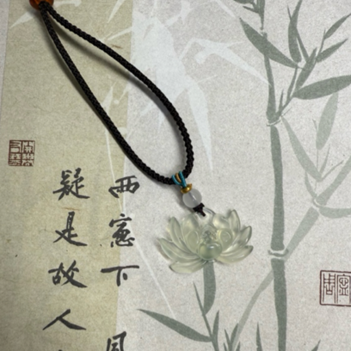 岫玉白冰小荷花吊坠