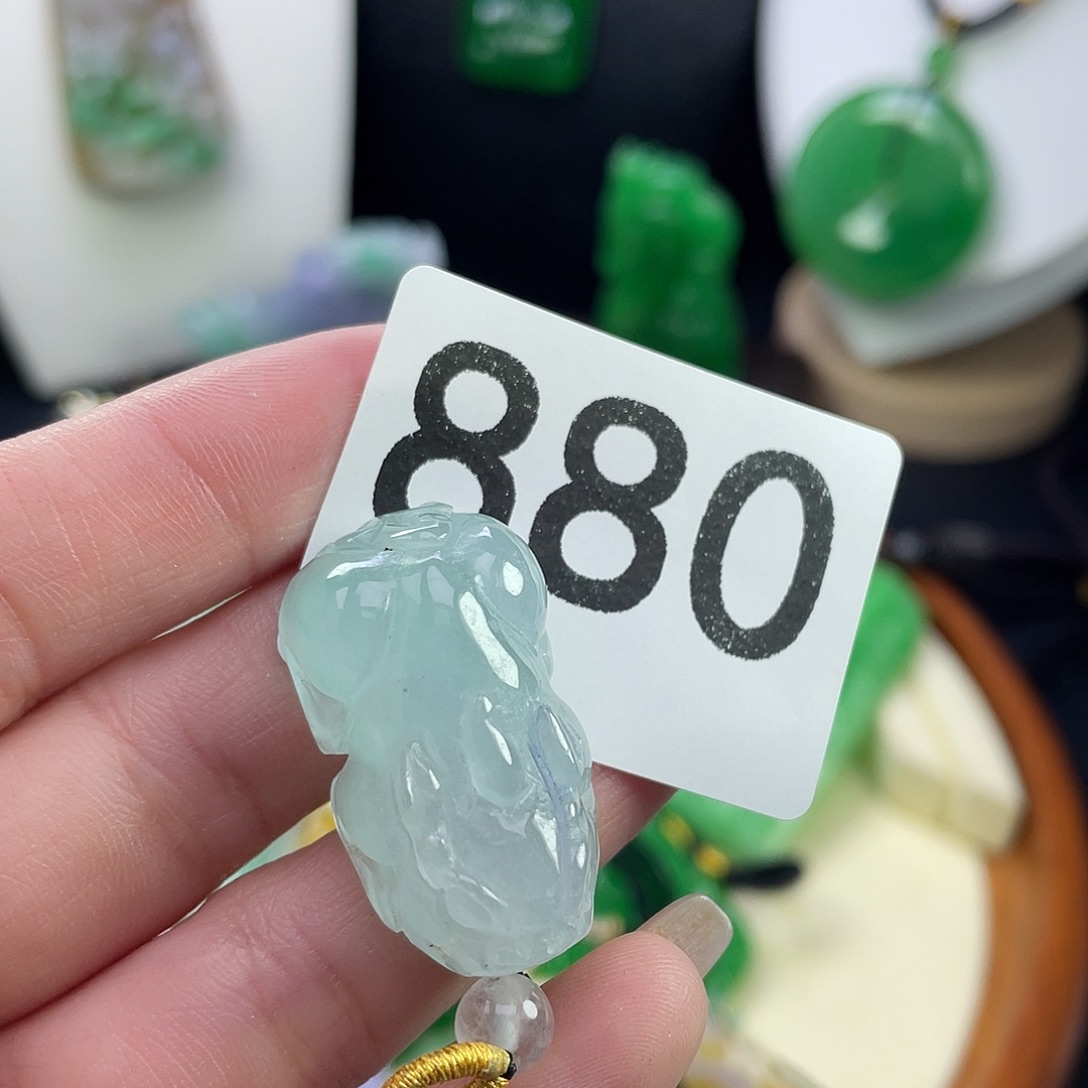 翡翠未镶嵌吊坠(赠链)