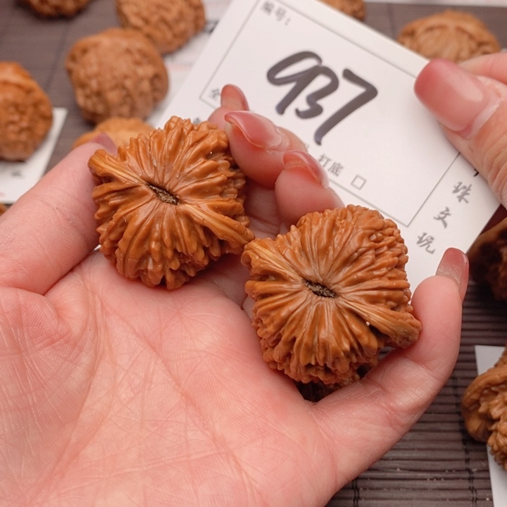 文玩核桃吊坠40楼子937