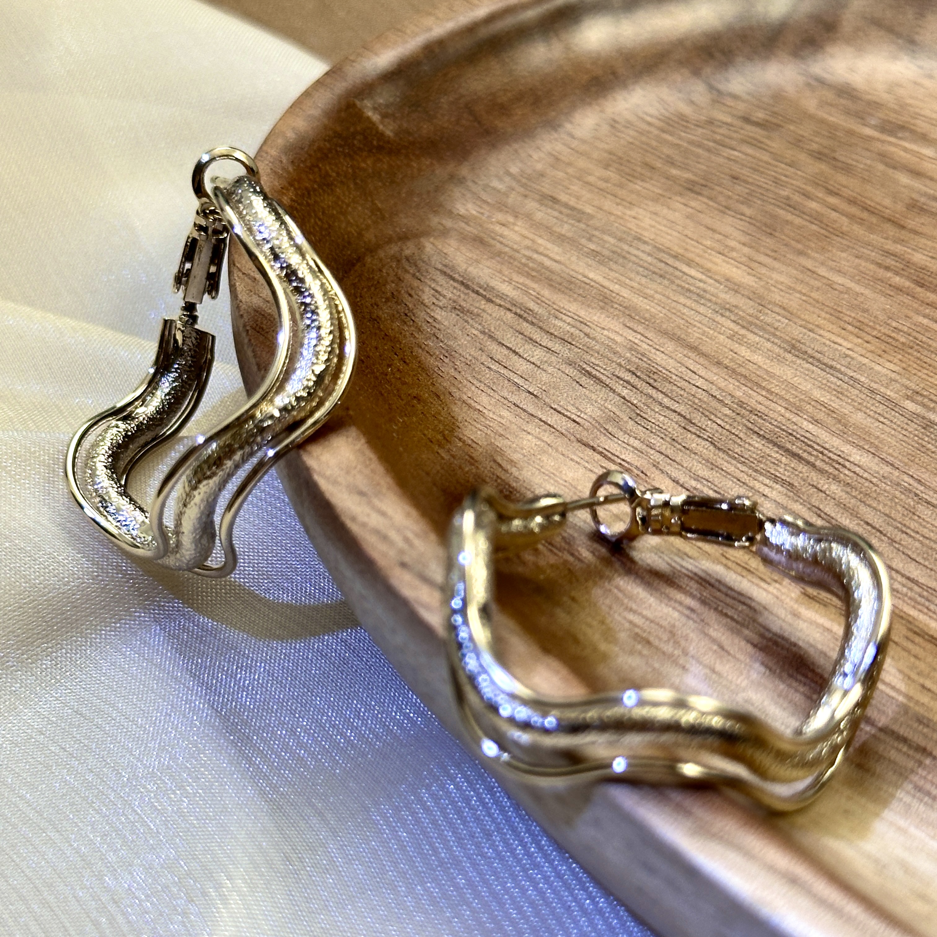 合金耳饰 波浪耳圈轻奢几何欧美风日韩金色耳环气质耳饰素款B001