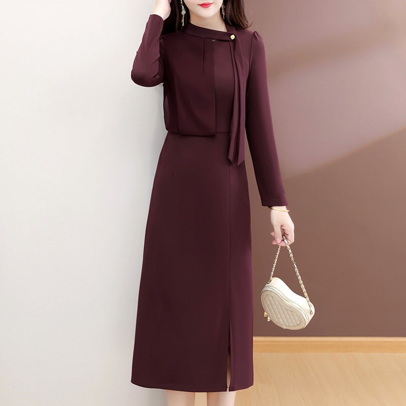 轻奢中腰气质显瘦休闲风纯色通勤连衣裙优雅挂脖款收腰长裙长袖