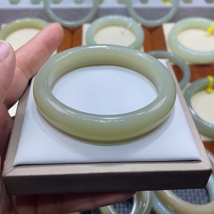 和田玉手镯未镶嵌用****5