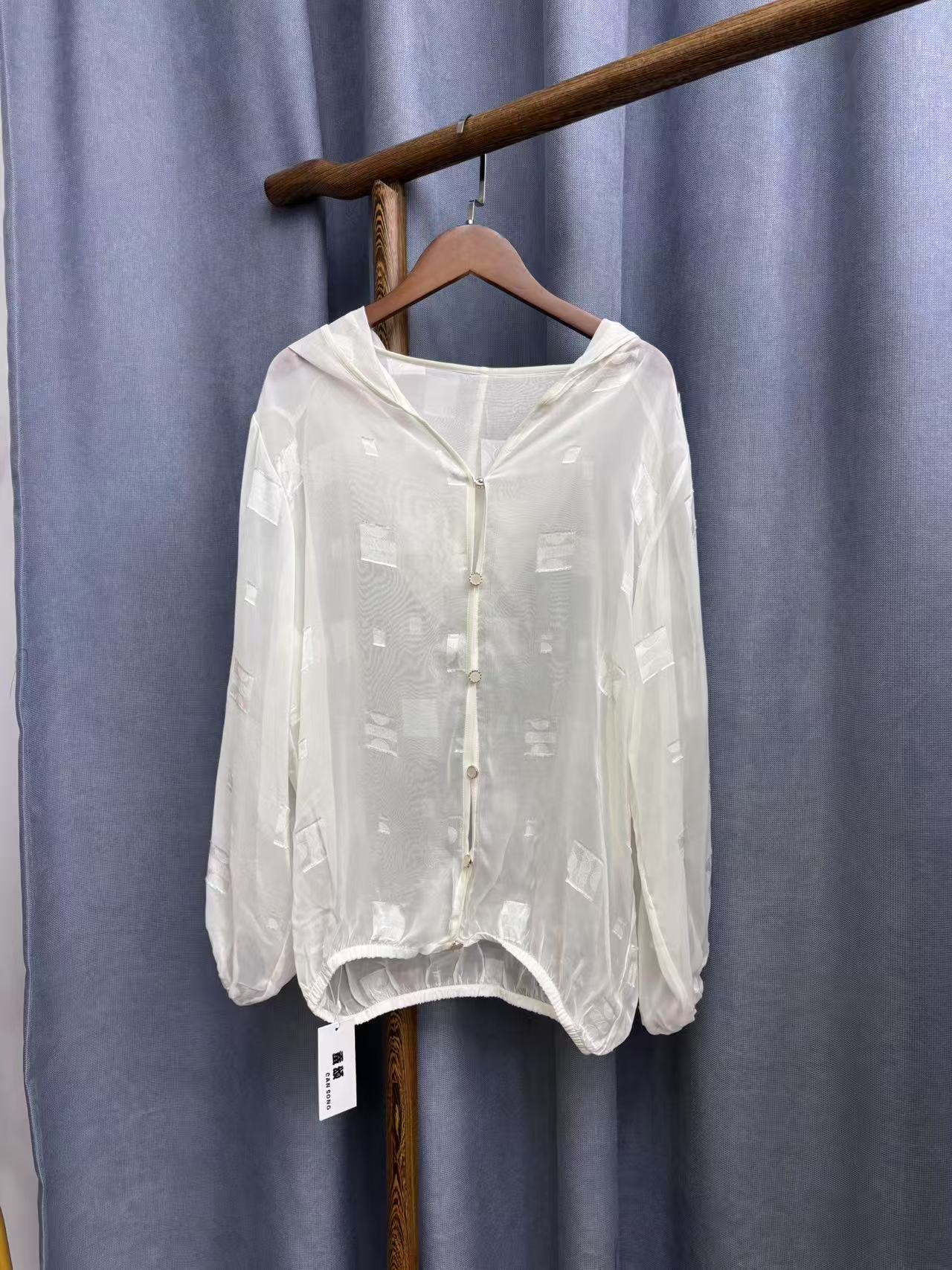 2025夏季新款休闲百搭时尚连帽桑蚕丝防晒衣女H1023