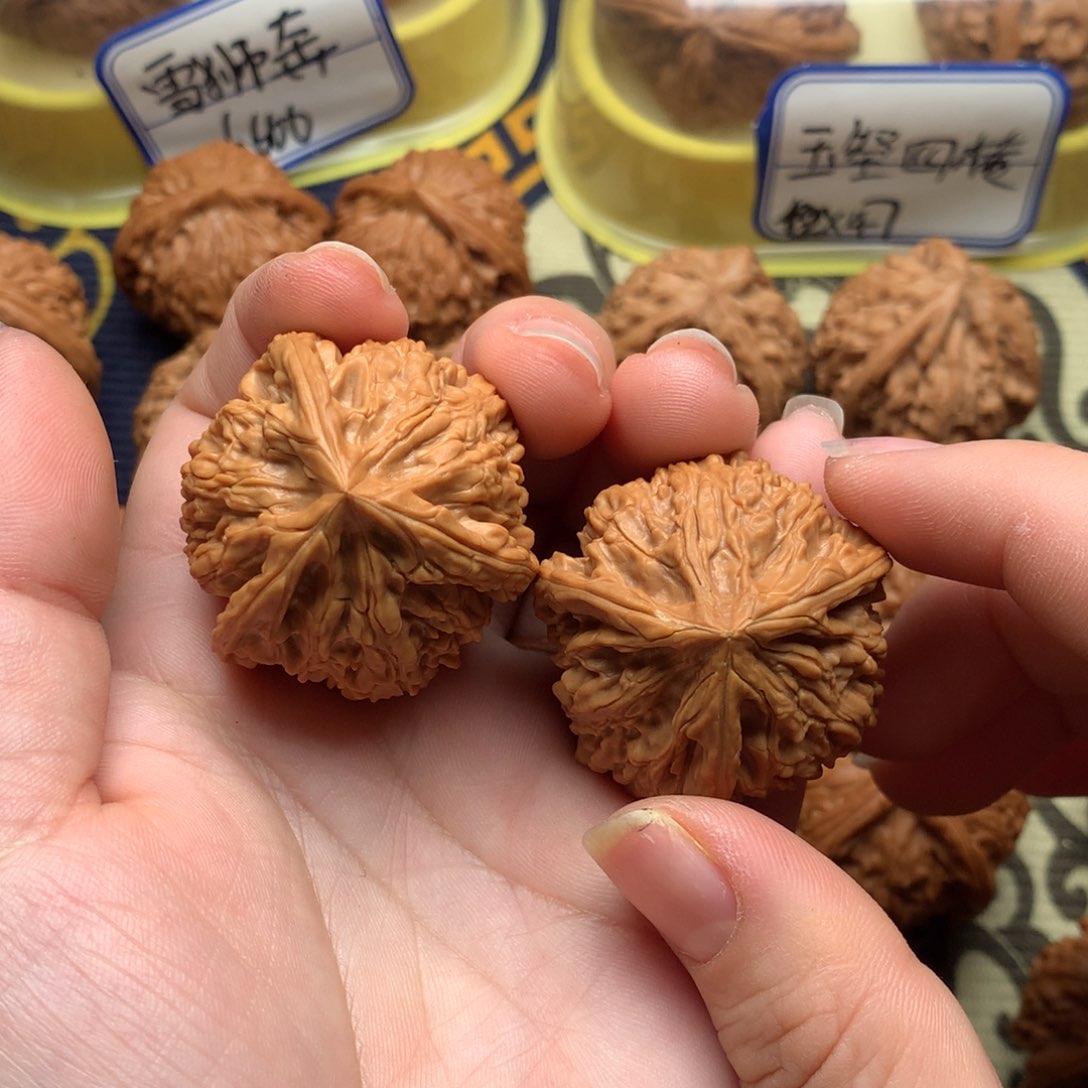 文玩核桃吊坠文山37