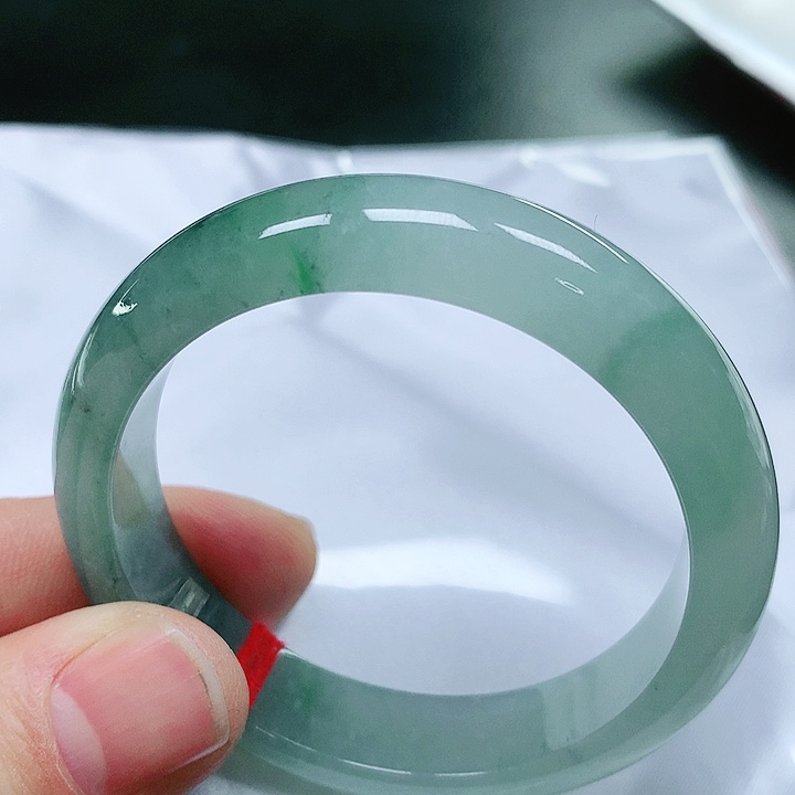 翡翠手镯未镶嵌翡翠手镯未镶嵌