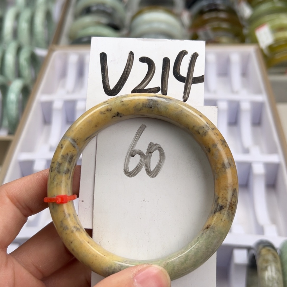 岫玉手镯未镶嵌天然岫玉