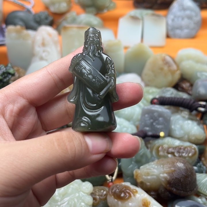 和田玉颈饰未镶嵌?****?