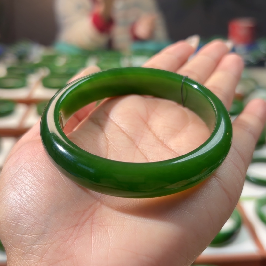 未镶嵌手镯和田玉（碧玉）小*酱