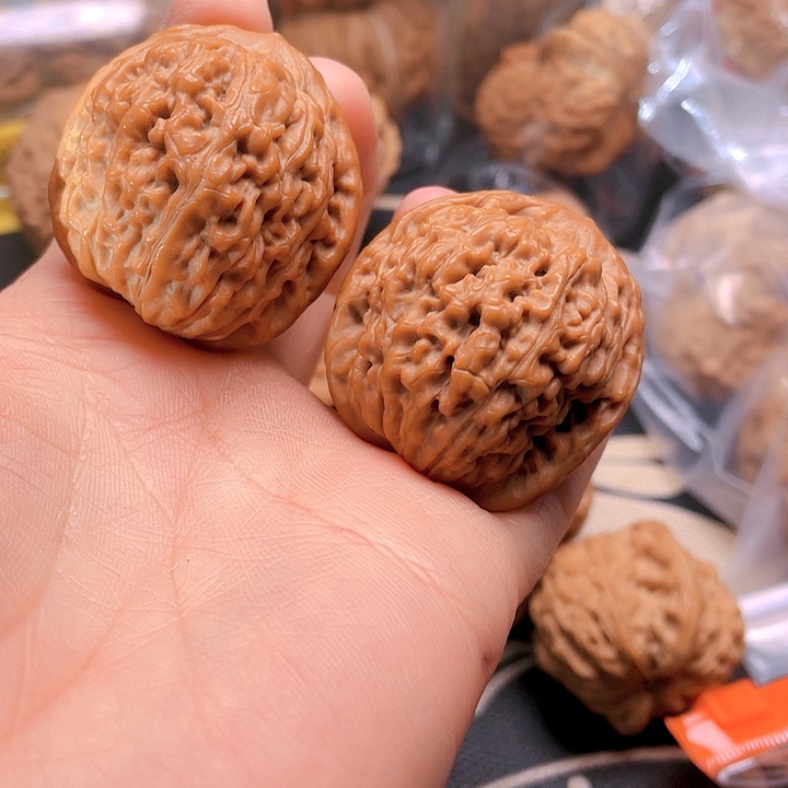 文玩核桃吊坠卡****?莲花虎头