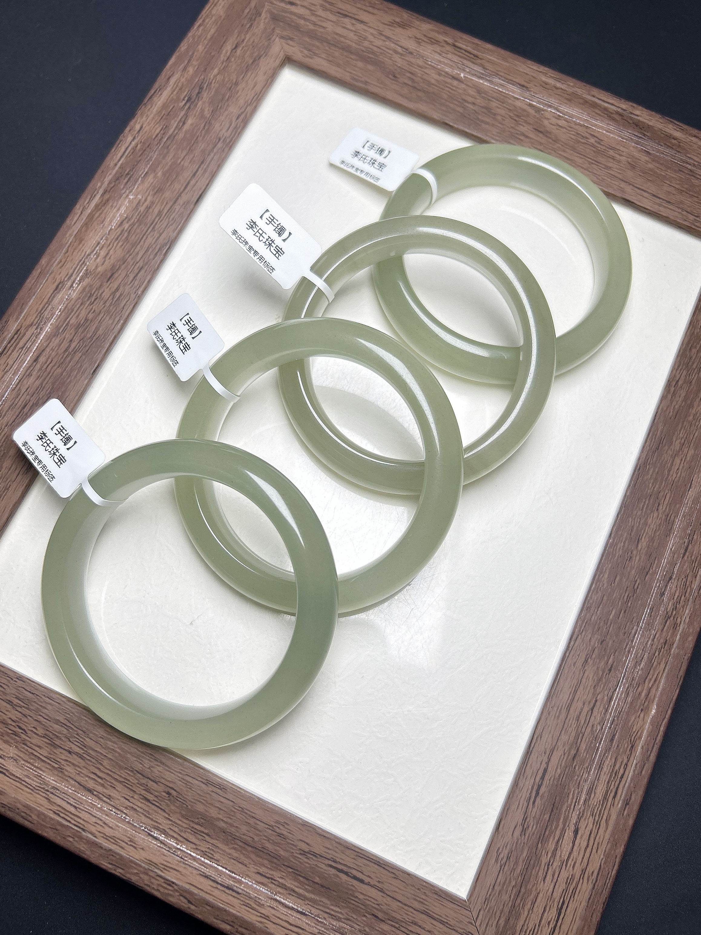 ##【白茶晴】精品东陵手镯（有纹线色点拍一发一多样发货)