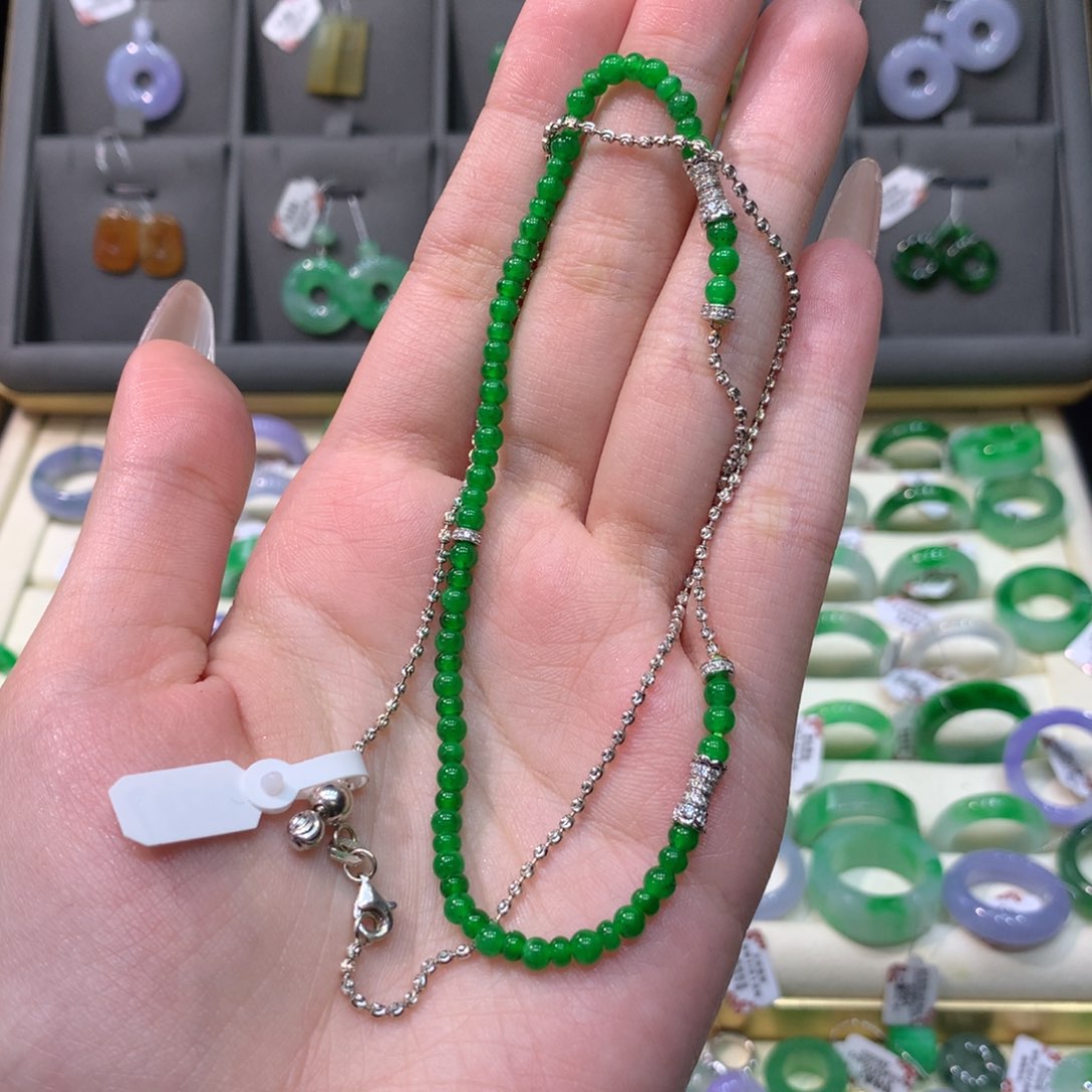 翡翠戒指未镶嵌具体联系后台