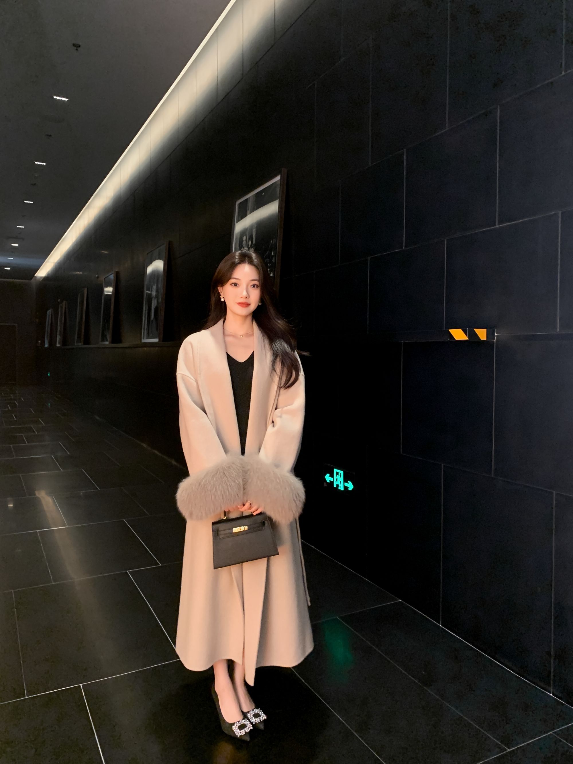 大袖秋冬纯色女长款常规毛呢外套显瘦时尚韩版狐狸毛大衣