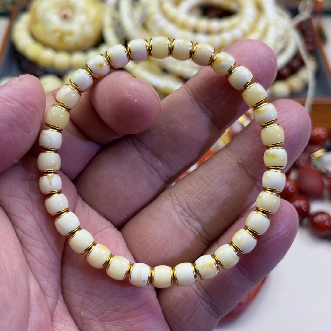 琥珀未镶嵌珠宝奇石39