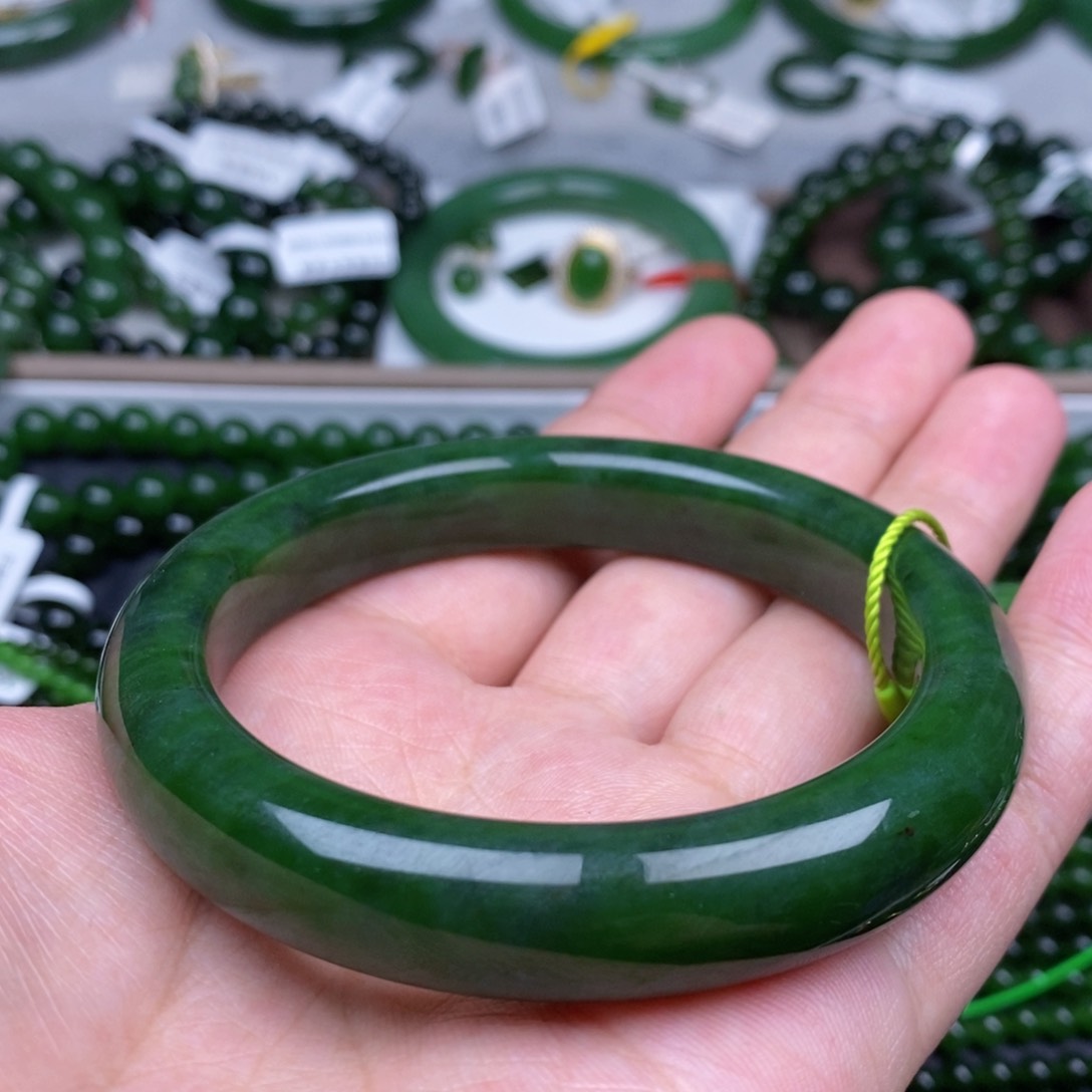 未镶嵌手镯和田玉（碧玉）小*