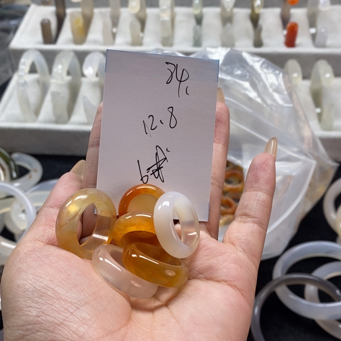 手镯玛瑙/玉髓未镶嵌84