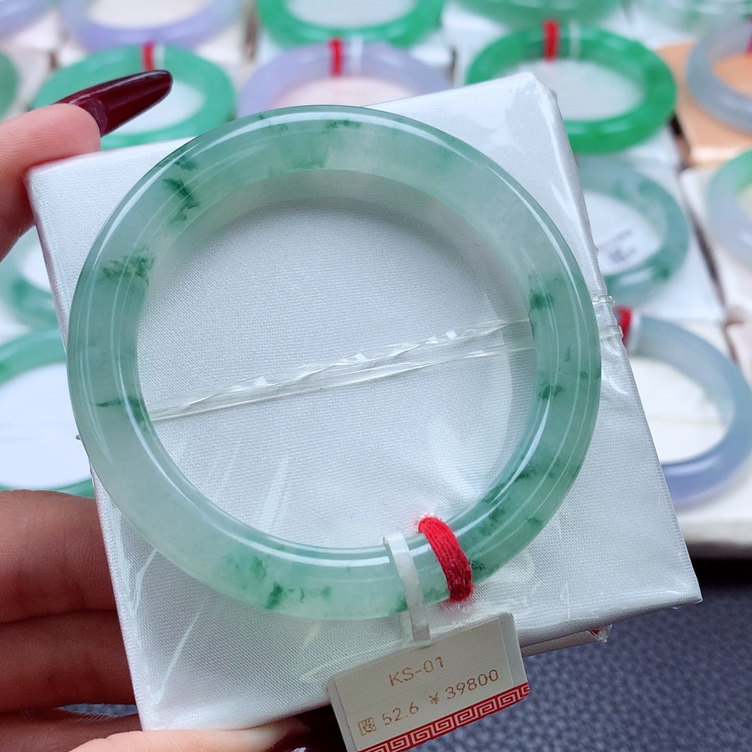 翡翠手镯未镶嵌52.53.54