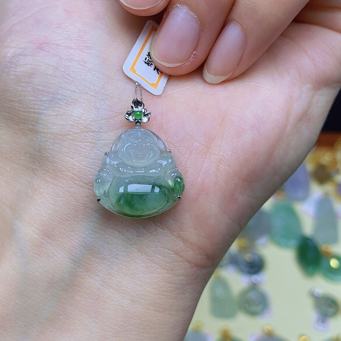 翡翠颈饰18K金镶嵌翡翠