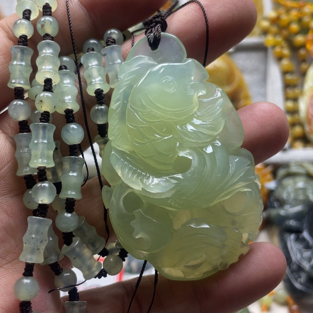 岫玉颈饰未镶嵌吊坠