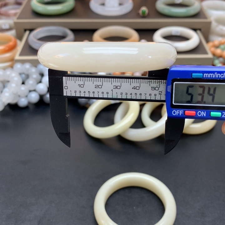 石英质玉手镯未镶嵌52.3