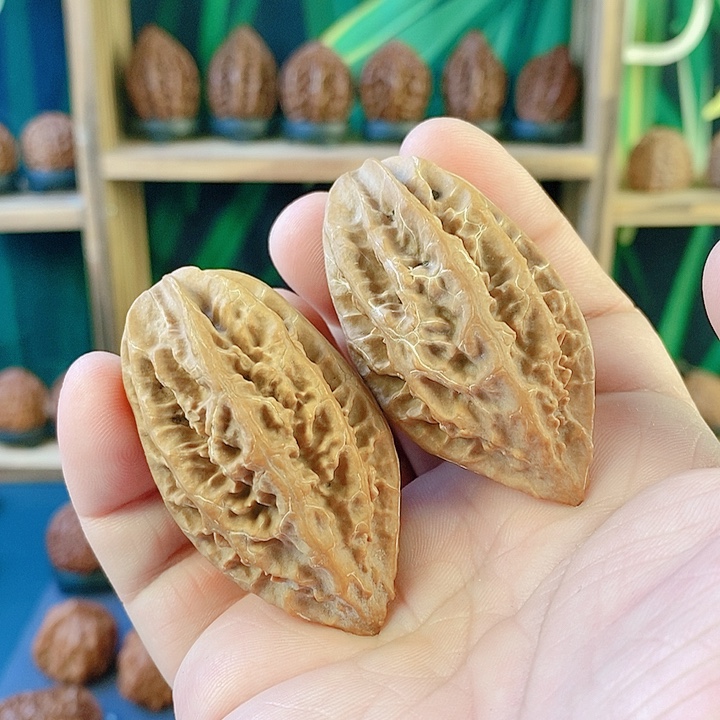 文玩核桃吊坠84龙纹柳叶58尺