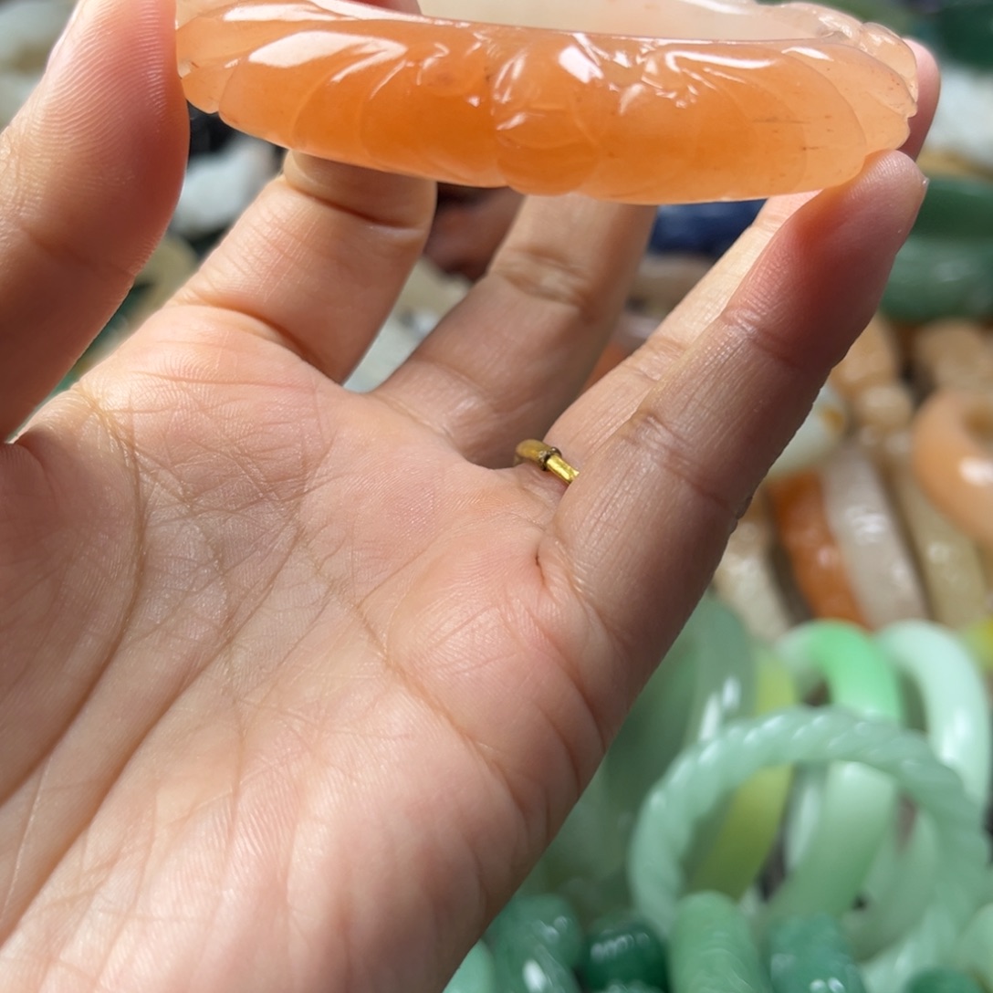 石英质玉未镶嵌纯手工雕花手镯