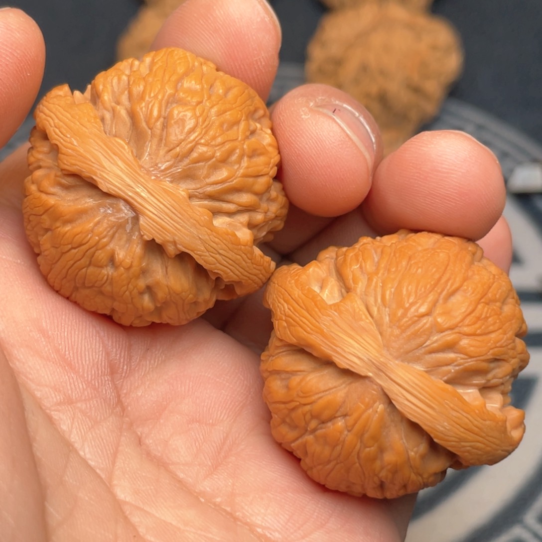 文玩核桃把件11号链接 有瑕疵