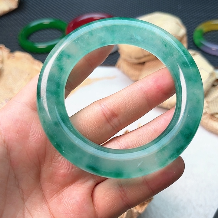 翡翠颈饰未镶嵌58*啊啊