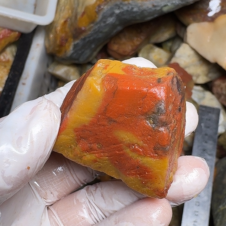 大***漠寿山石寿山石的颜色