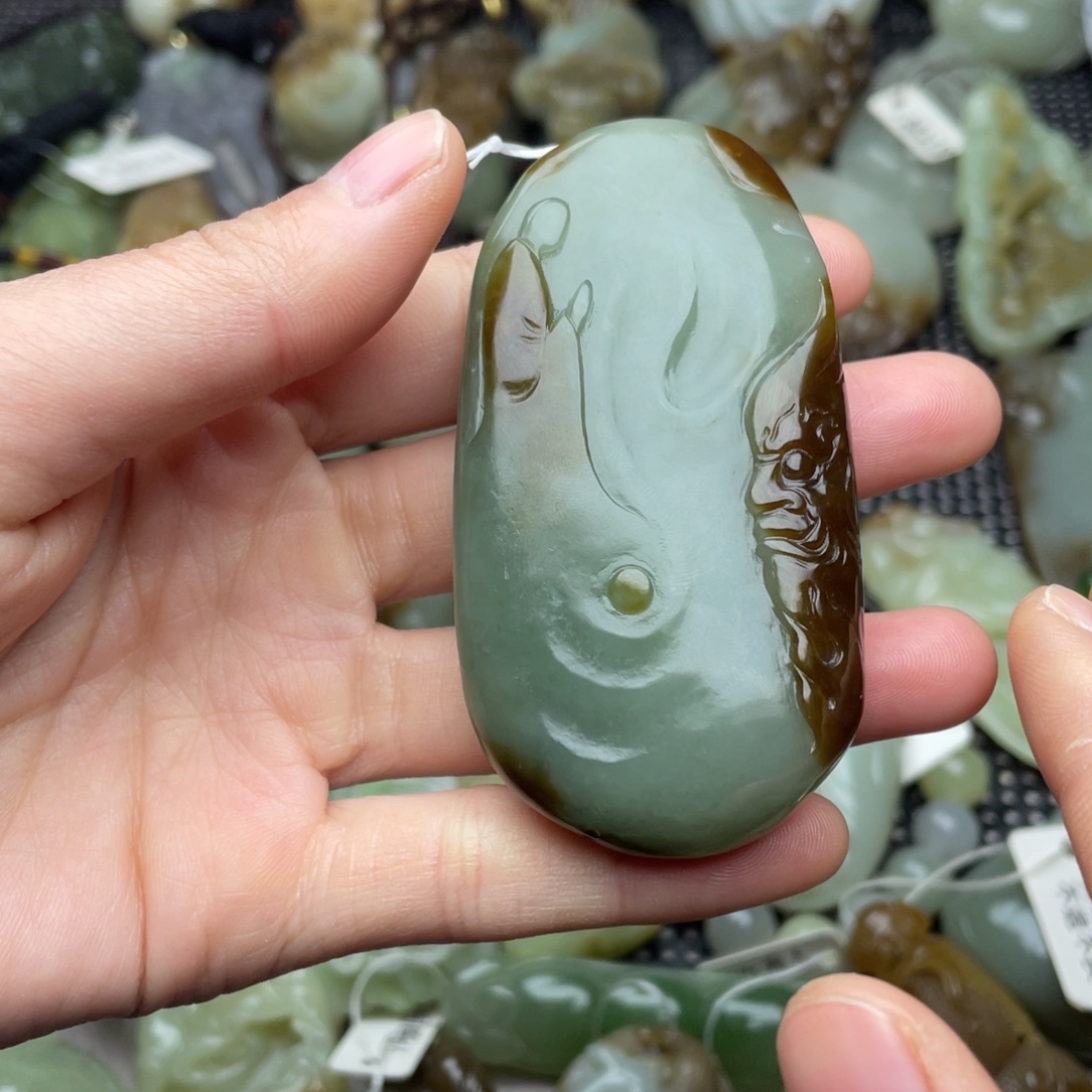 和田玉未镶嵌颈饰
