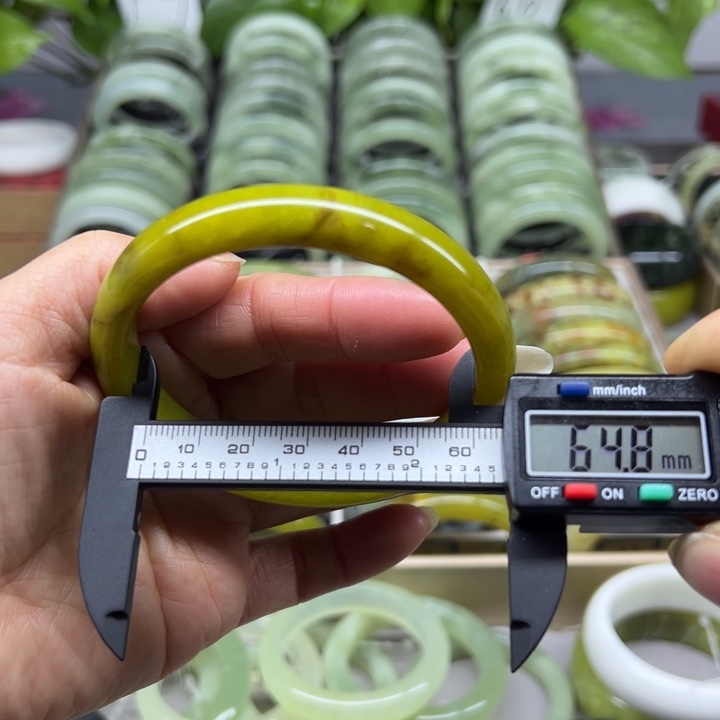 蛇纹石玉未镶嵌手镯29