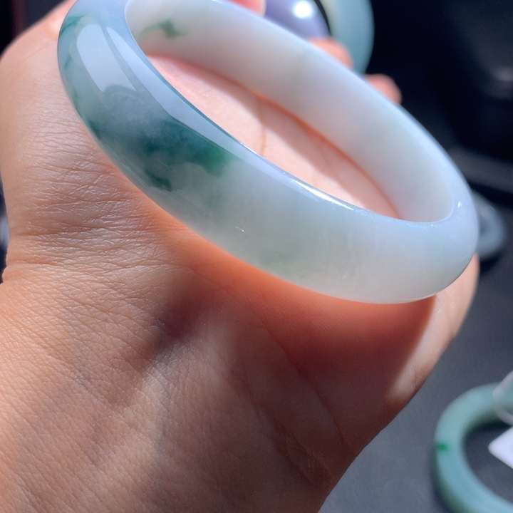 未镶嵌翡翠手镯定制翡翠