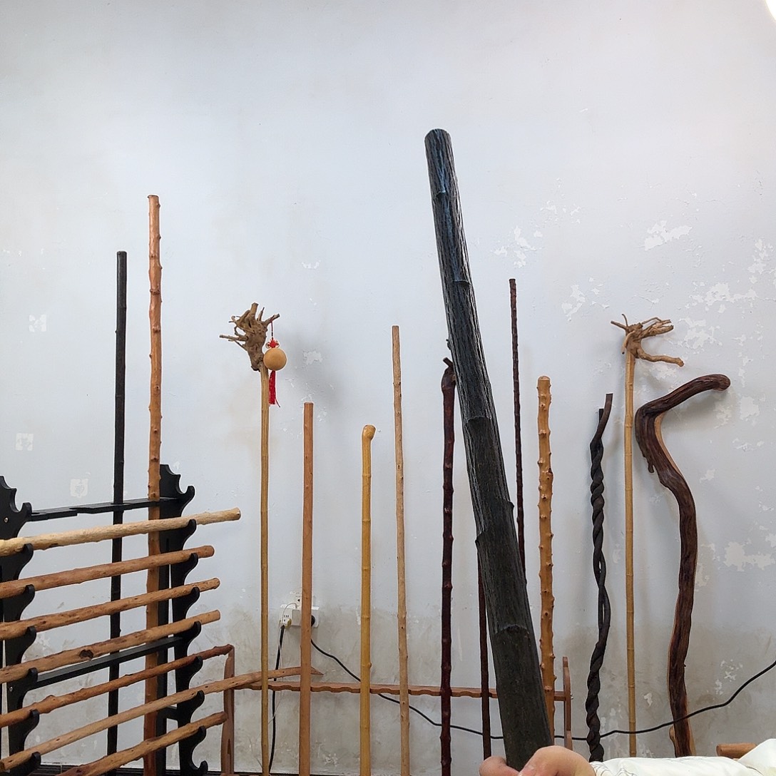 金***江黑铁滕鞭杆，，，，，，，，