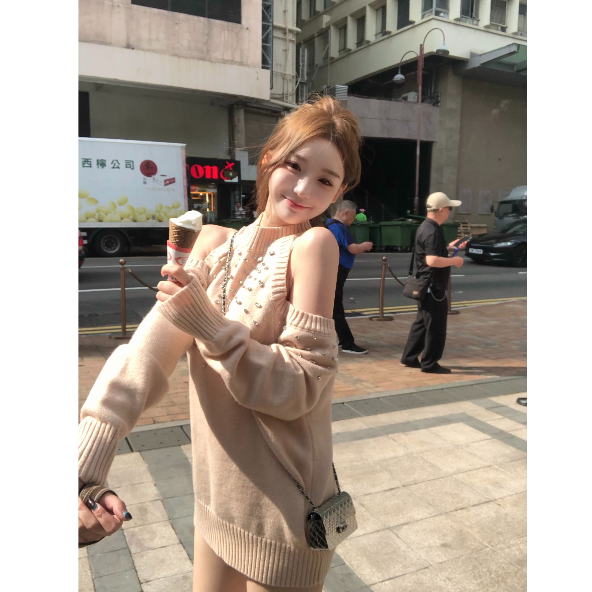 XUAN璇璇【雪糕甜心】千金风闪钻宽松版套头针织毛衣LWJ25D4T4487