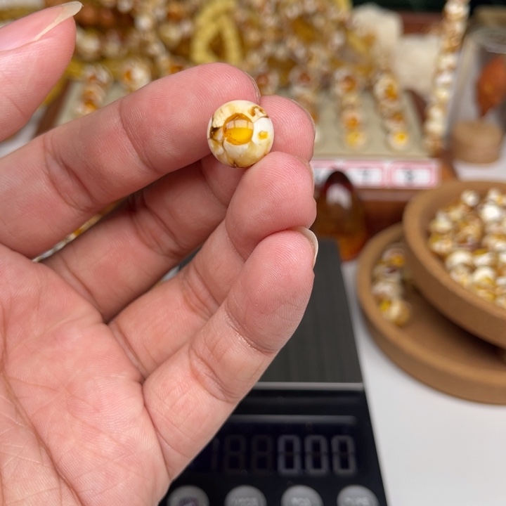 琥珀裸石未镶嵌邪****王04号