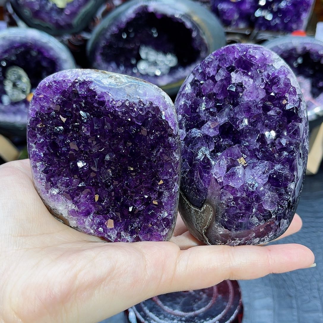 蔷***薇未镶嵌紫晶大型摆件（非配饰）