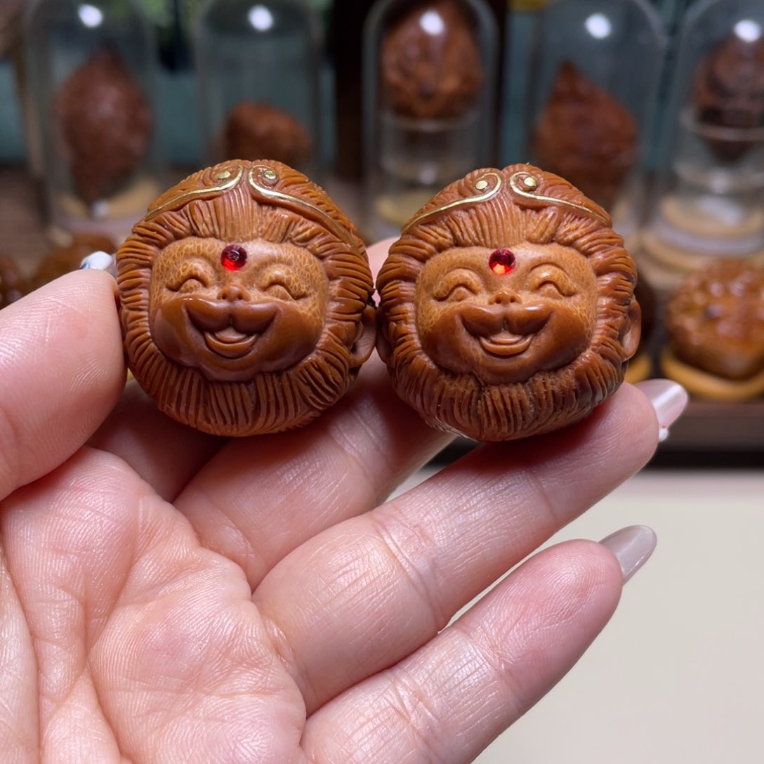 橄榄核吊坠镶嵌小圣一对