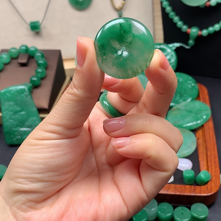 未镶嵌石英岩玉珠宝半成品