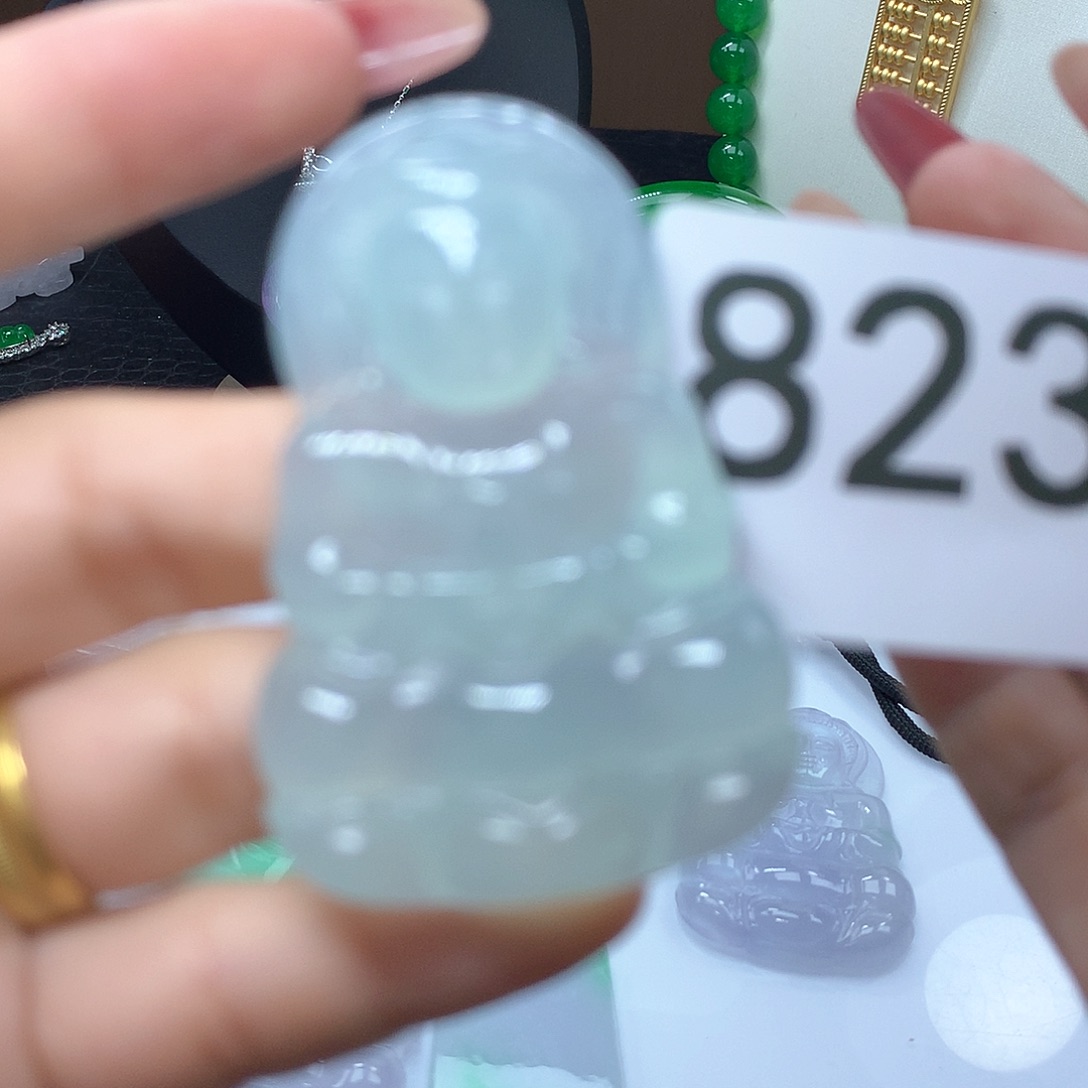 翡翠吊坠(赠链)未镶嵌