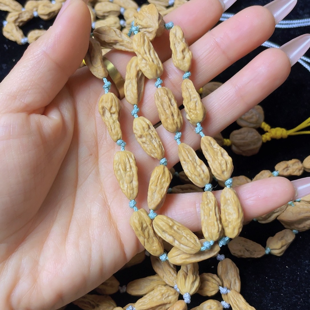 W***e文玩核桃吊坠手串