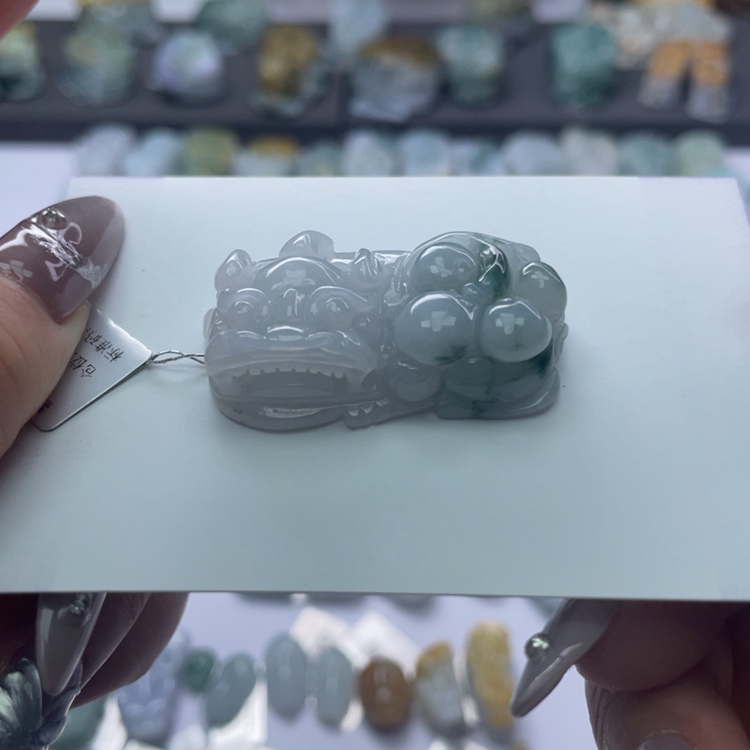 翡翠颈饰未镶嵌貔貅