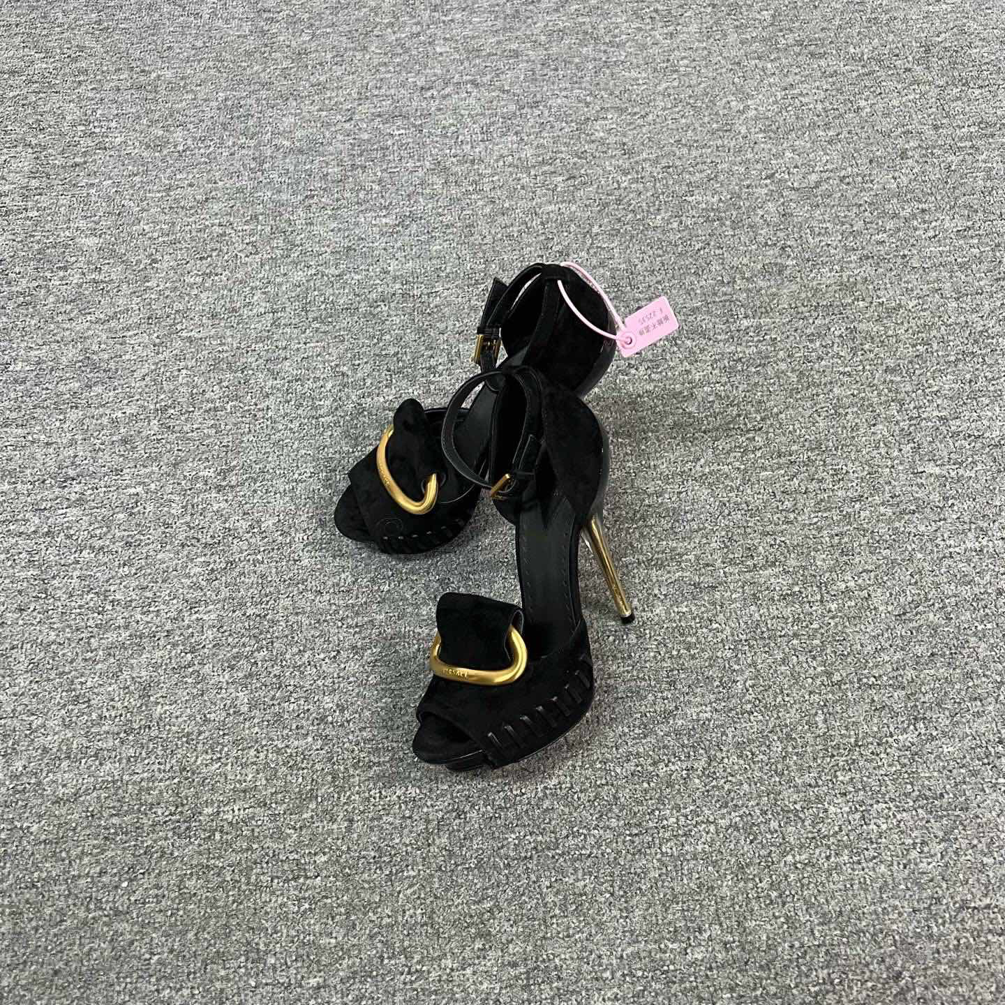 99新 VERSACE/范思哲 范思哲 黑色高跟鞋 35.5码