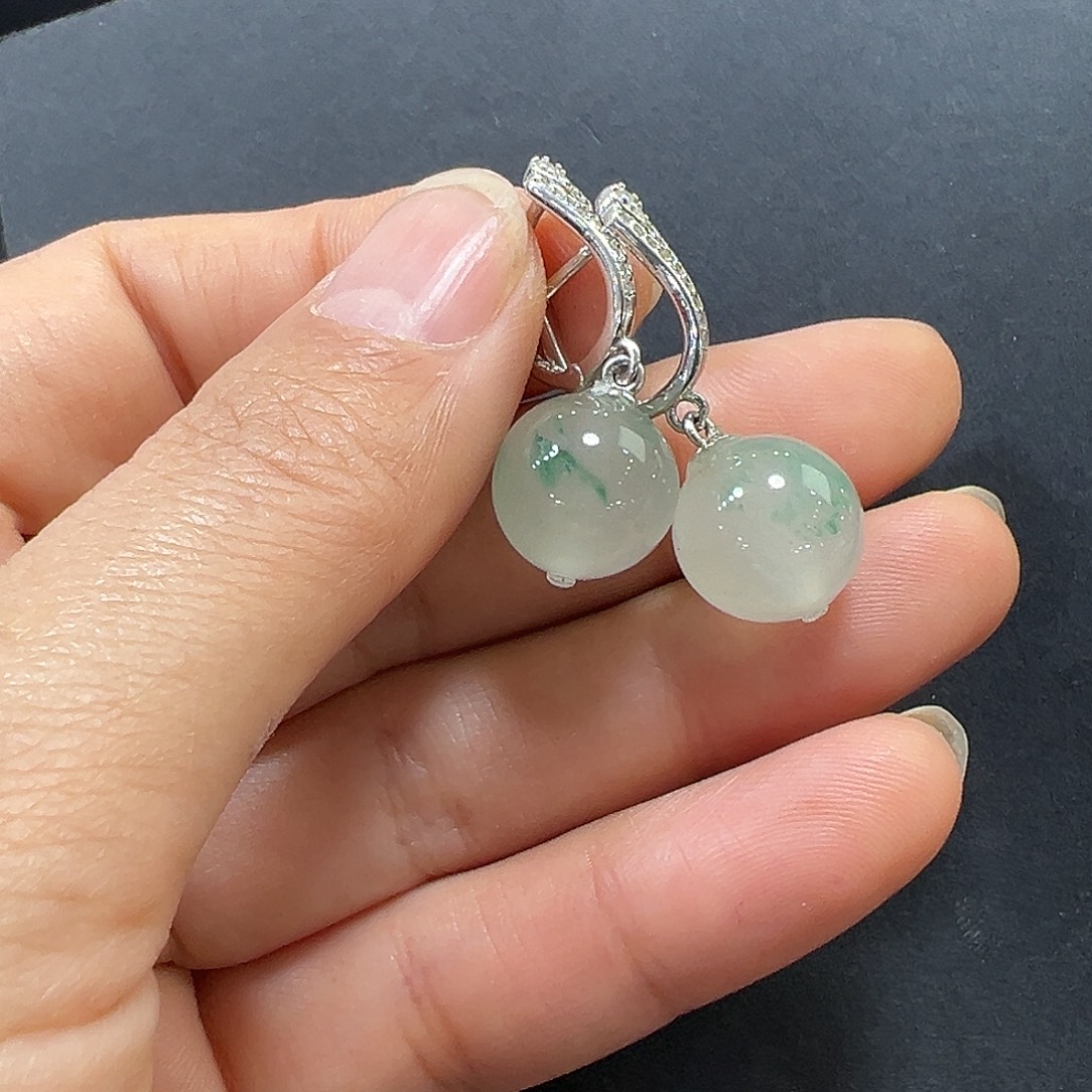 1***7石英质玉（非洲翠）银S925镶嵌耳钉