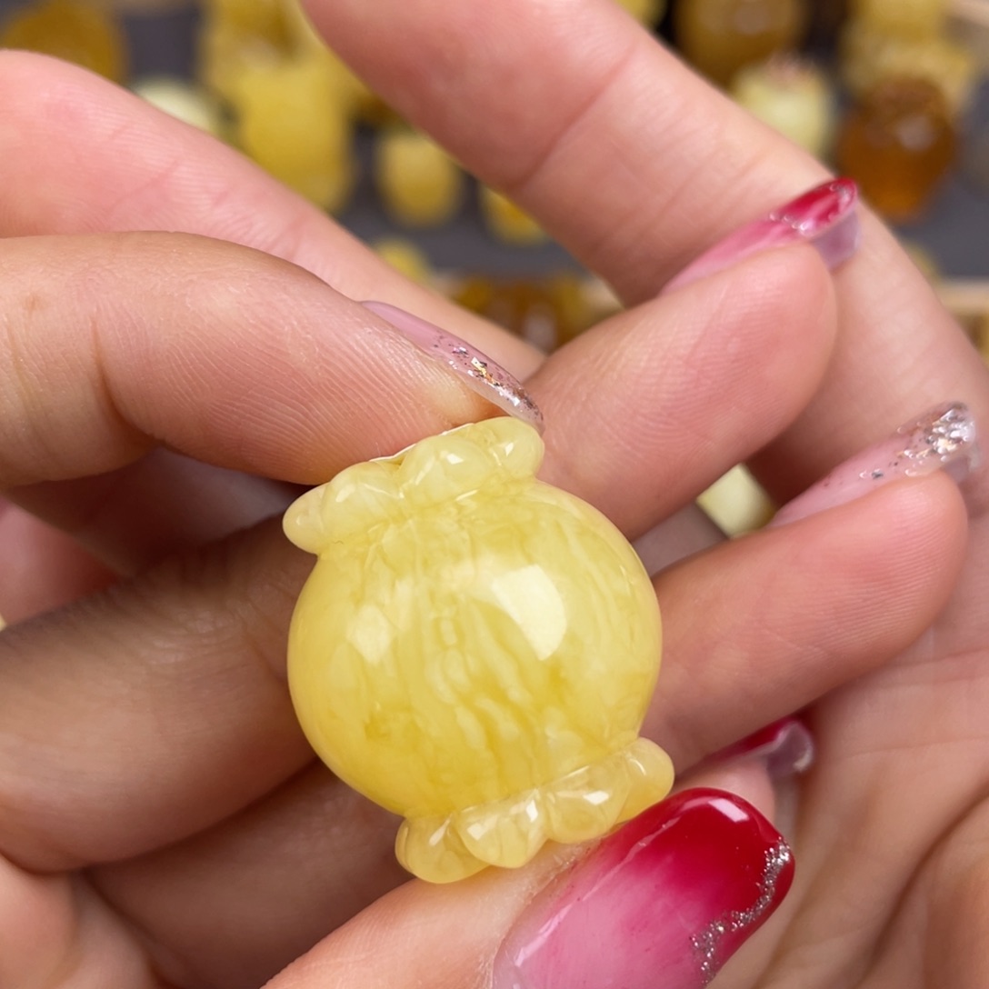 琥珀裸石未镶嵌蜜蜡