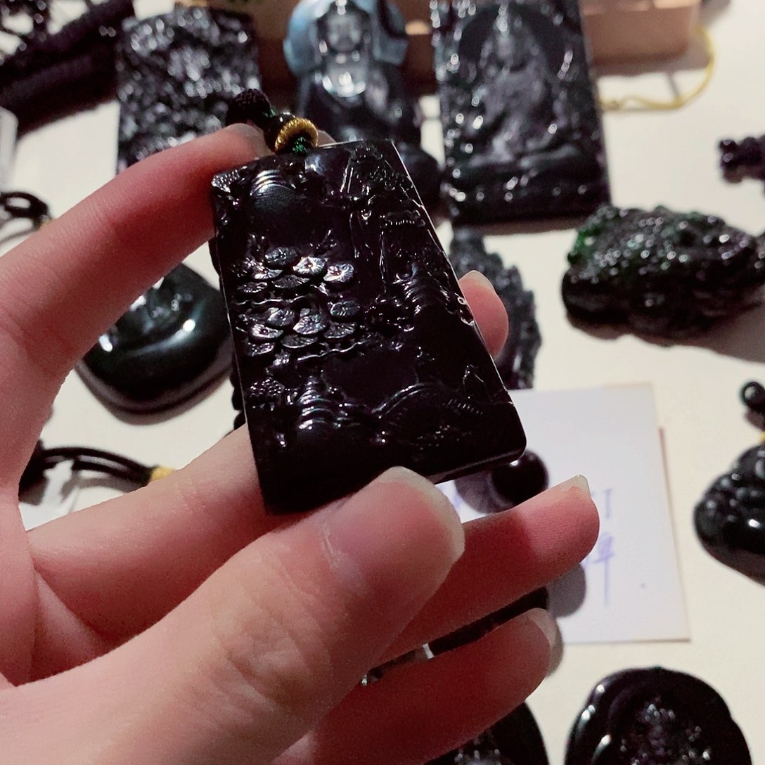 翡翠颈饰未镶嵌翡翠a