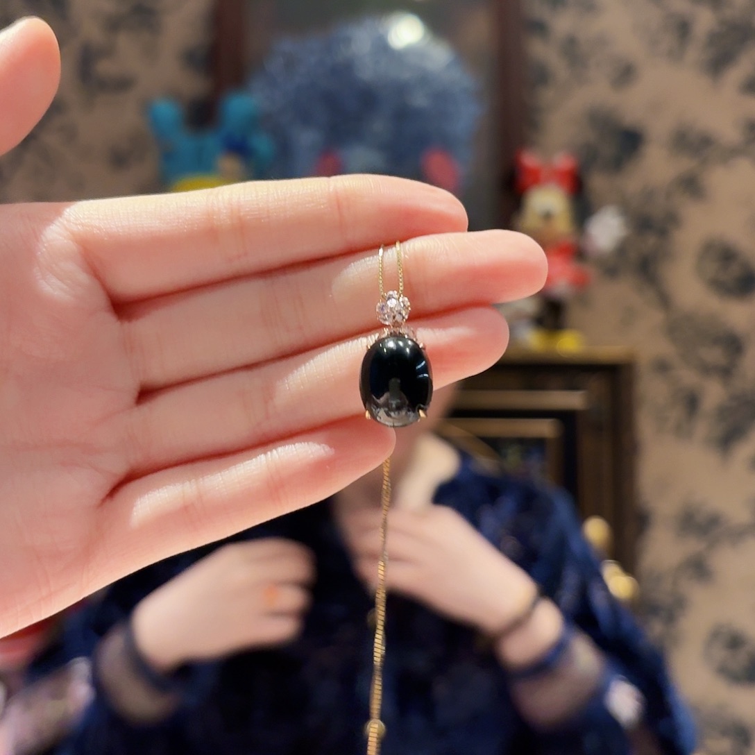 翡翠18K金镶嵌吊坠(赠链)