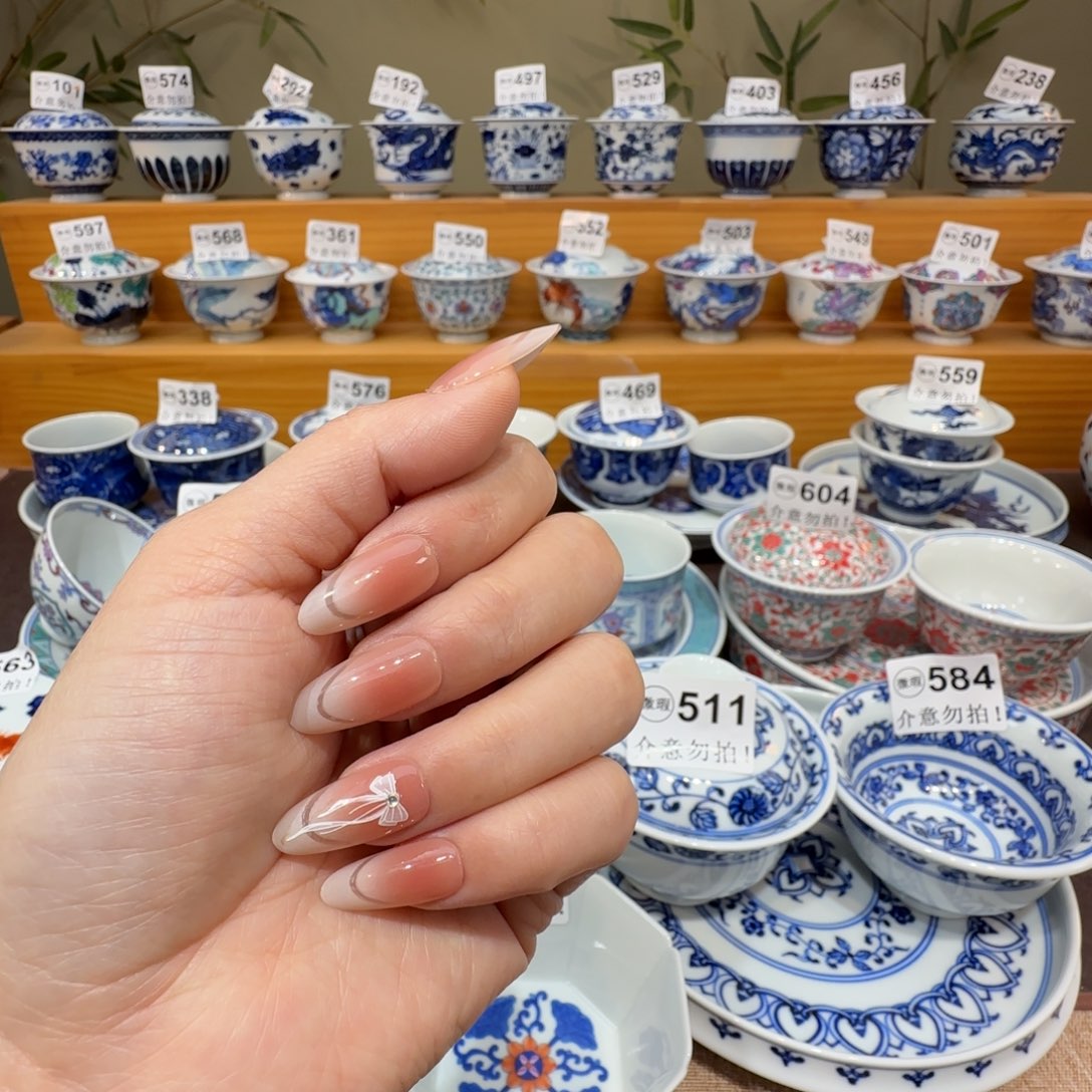 清***君微瑕景德镇陶瓷杯子