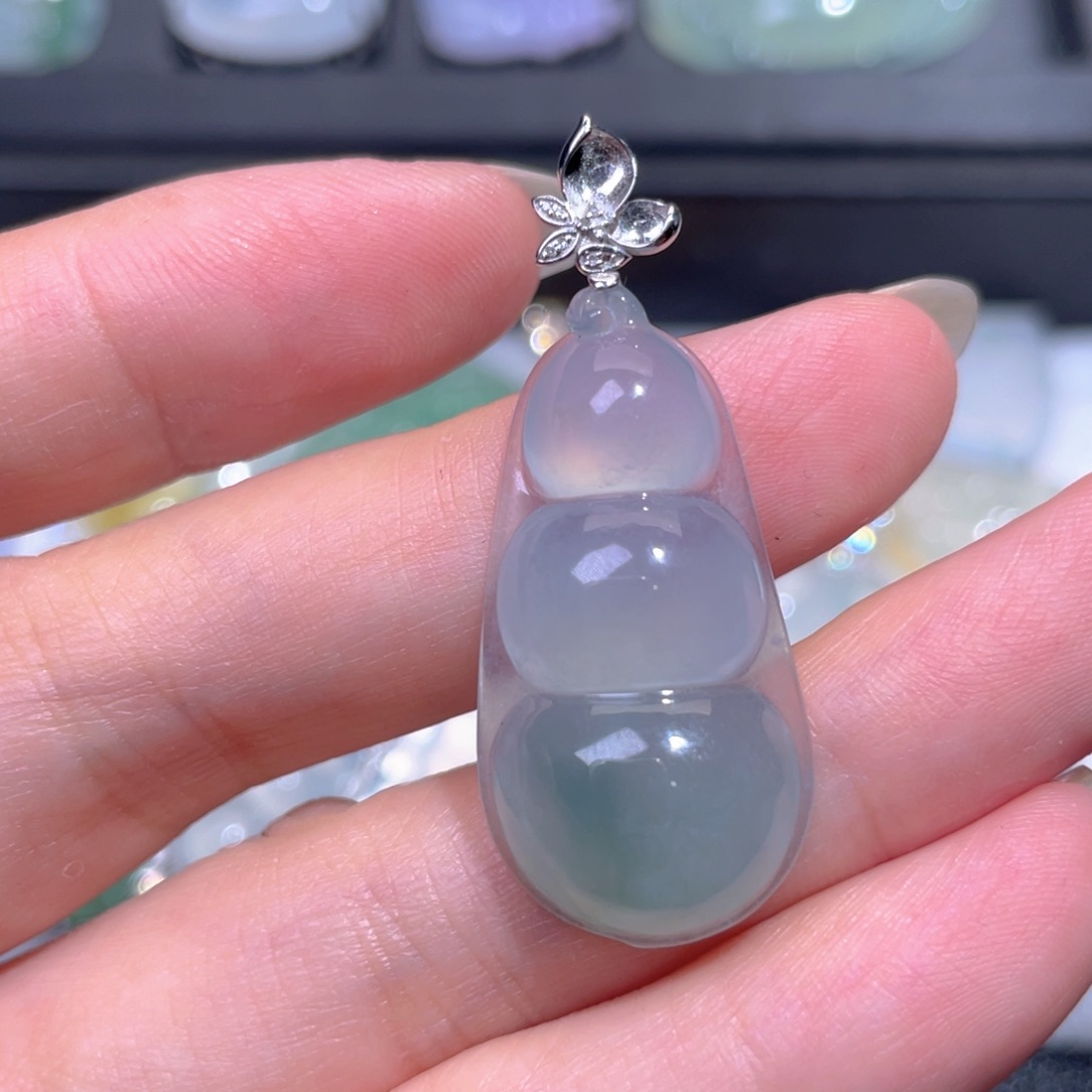 颈饰18K金镶嵌翡翠翡翠