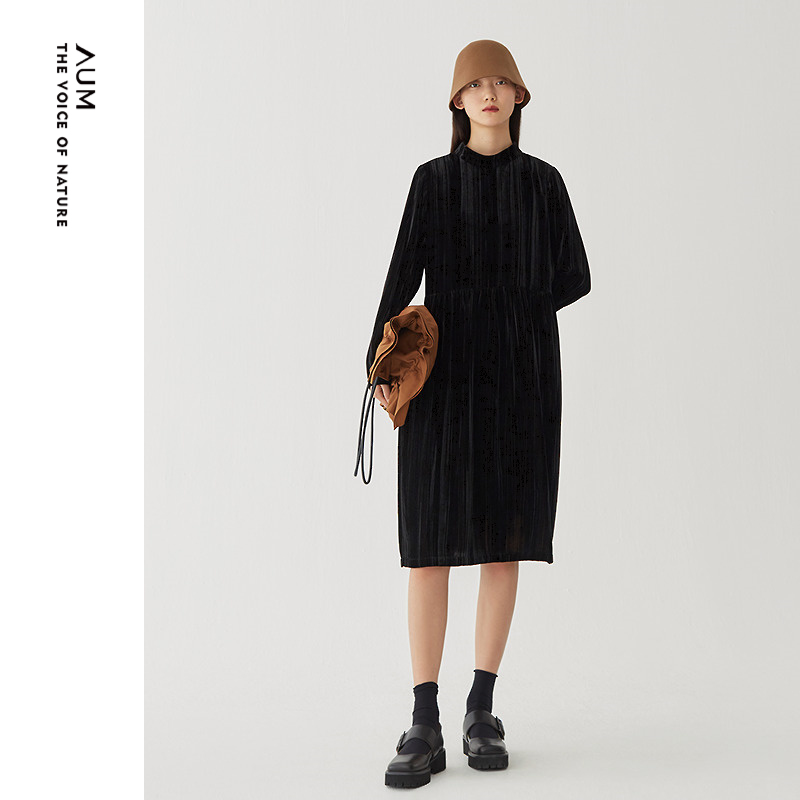AUM噢姆显瘦百搭气质针织黑色中长款长袖连衣裙长裙MAEG40356