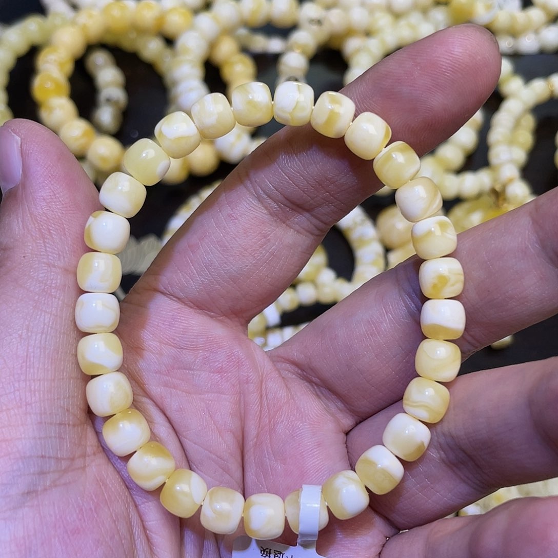 蜜蜡手串未镶嵌7m金瓷白